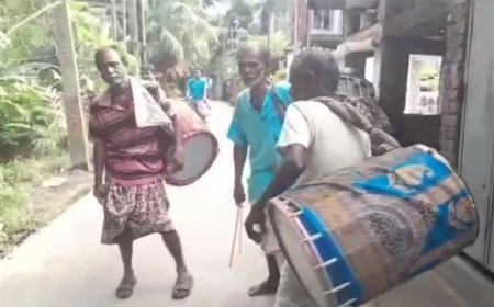 বাতাসে পুজোর গন্ধ, শেষ মুহূর্তের প্রস্তুতি ঢাকিপাড়ায়