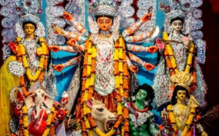 বৈষ্ণব,শৈব,শাক্ত তিন মতেই পূজিতা হন উমা! চার শতাব্দী পেরিয়েও অমলিন সাবর্ণ রায়চৌধুরীদের দুর্গা পুজো