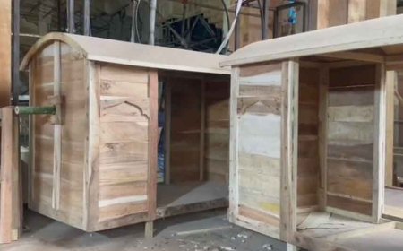 পালকি দিয়ে সাজছে পুজো মণ্ডপ, বেলগাছিয়া সাধারণ দুর্গোৎসবের থিমে সাবেকিয়ানার ছোঁয়া