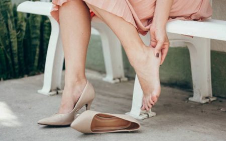 পুজোয় নতুন জুতোর ফোস্কার জ্বালায় এক পা হাঁটতে না পারলে নো চিন্তা, রইল কিছু সহজ উপায়