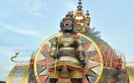 ‌থাইল্যান্ডের মণ্ডপের আদলে এবার যক্ষপুরী সেন্ট্রাল কলোনির পুজোতে