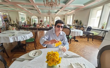 পুজোয় ঠাকুর দেখার চেয়ে বরং বন্ধুদের সঙ্গে আড্ডা মারাটা বেশি আনন্দের: অনীক দত্ত