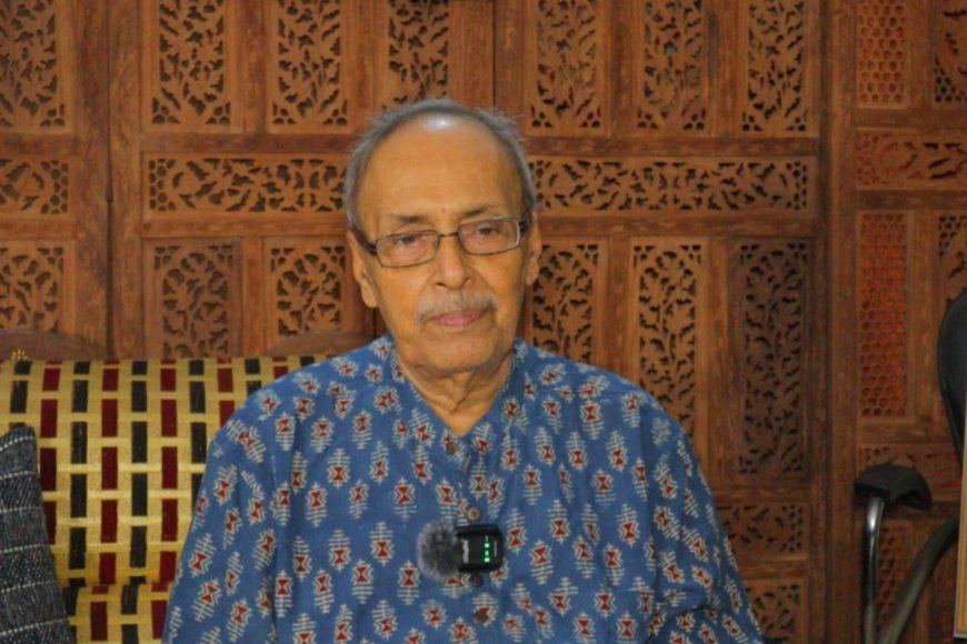 পাগল নাকি! পুজোয় পাঠকদের আমি কী বার্তা দেব, ওরাই আমাকে বার্তা দেয়: শীর্ষেন্দু মুখোপাধ্যায়