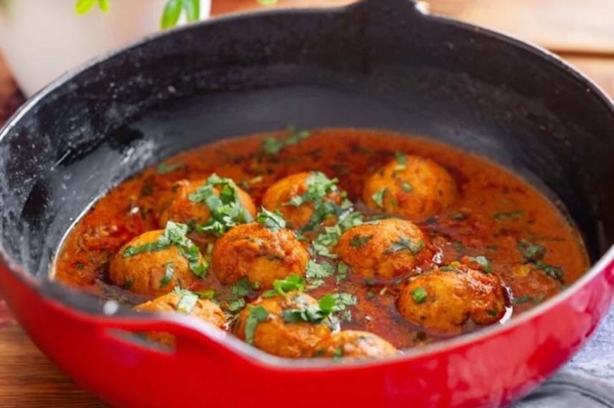 This Durga Puja prepare this dish chicken kofta curry as your grand lunch item and make your guests happy